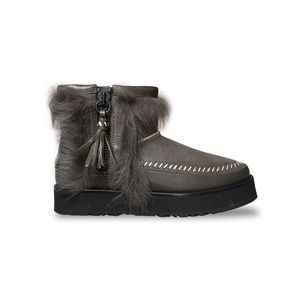 UGG Fluff Punk short boot | size 6 | Black Olive